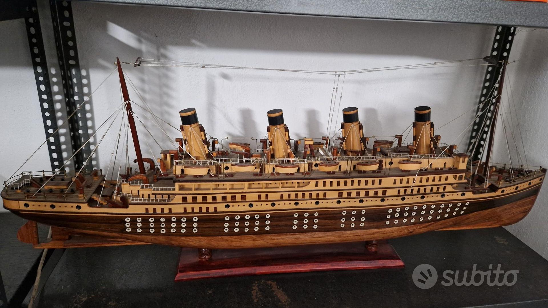 Modellino nave Titanic in legno fatto a mano - Collezionismo In vendita a  Milano