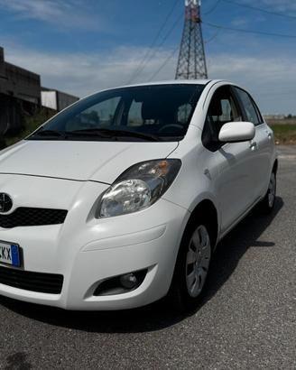 Toyota Yaris 1.0 5 porte Sol