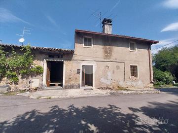 RUSTICO A CAPRINO VERONESE