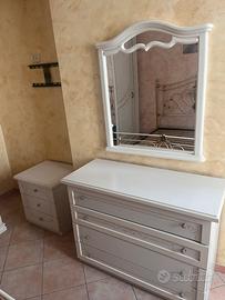 camera da letto,consolle,quadro cucina con frutta