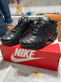 tn nike nere e rosse