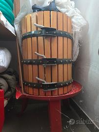 Torchio vinario per uva in legno – completo