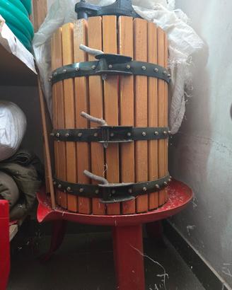 Torchio vinario per uva in legno – completo