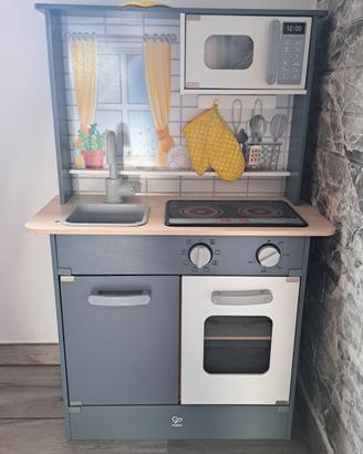 Cucina giocattolo in legno con accessori 