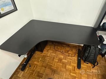 Scrivania angolare Bekant IKEA