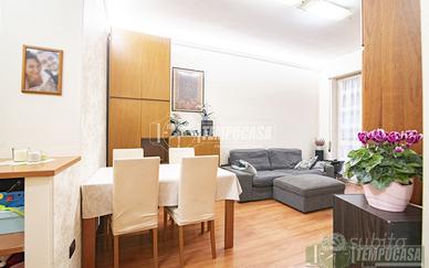 AMPIO TRILOCALE CON BOX INCLUSO NEL PREZZO!