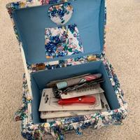 Cestino da cucito con set da cucito