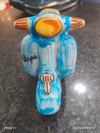 Vespa in Ceramica Vietrese Napoli