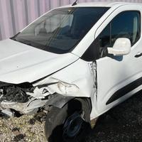 OPEL COMBO INCIDENTATO