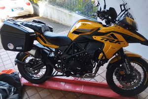TRK Benelli 502x