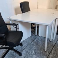 Tavolo e sedie per ufficio