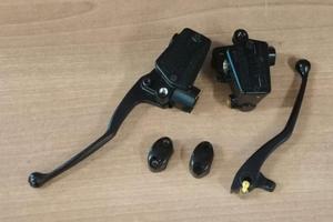 Pompa frizione/freno YAMAHA - FZR/V-Max/FJ/XJR NOS