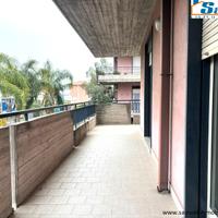 Giarre, ampio appartamento con garage (CT)