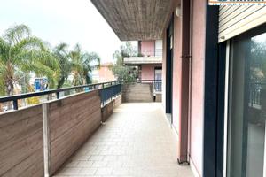 Giarre, ampio appartamento con garage (CT)