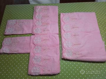 asciugamani ricamati completo 5 pezzi nuovi