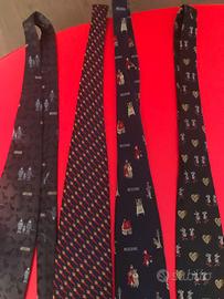 Cravatte Moschino pura seta, originali