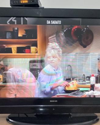 TV INNO-HIT 32'' LCD - IH32884FHD, con base