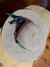 borsa mare e cappello paglia