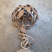 lampada antica in ferro lavorata a mano