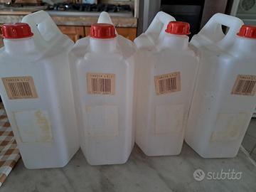 4 bidoncini in plastica per alimenti 