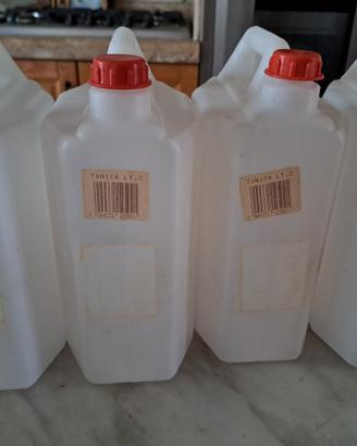 4 bidoncini in plastica per alimenti 
