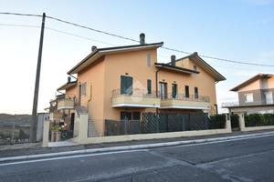 3 LOCALI A BORGHI