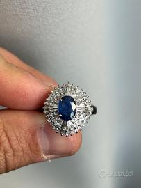Anello con zaffiro e diamanti