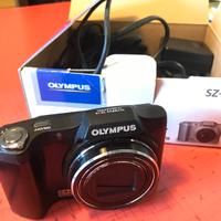 Olympus SZ-14, € 50.