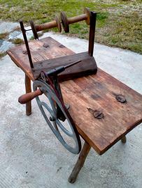 Antico Attrezzo per filare la lana in legno