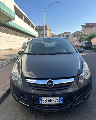 Opel Corsa da riparare