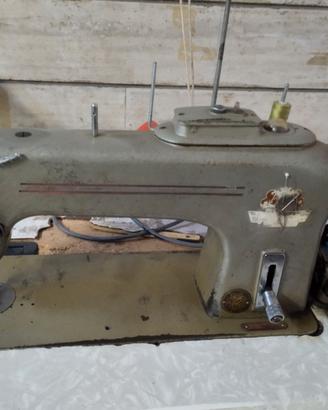 Macchina da cucire industriale PFAFF lineare