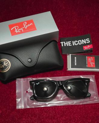 Occhiali RayBan modello Wayfarer Total black 