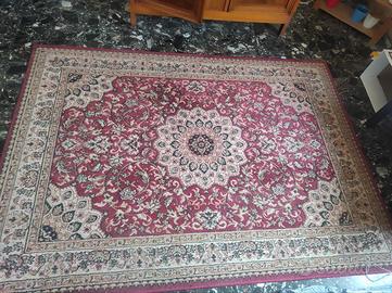 Tappeto persiano floreale rosso