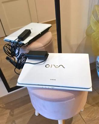 Laptop Sony VAIO 11.6" (SVE1113M1EW)