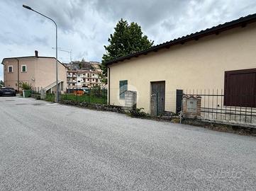 VILLA A SCHIERA D'ANGOLO A ROCCA DI MEZZO