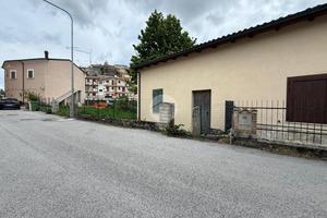 VILLA A SCHIERA D'ANGOLO A ROCCA DI MEZZO