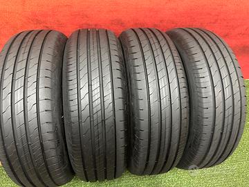 215 65 17 Gomme Estive 2022 95% GoodYear 215 65R17