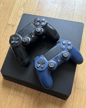 PS4 slim 1tb + 2 controller + 3 giochi