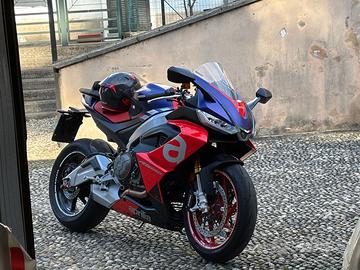 Aprilia RS660 Lava Red