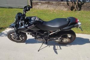 Hypermotard 796
