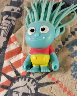 omino divertente capelli a spaghetto 