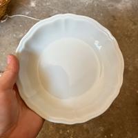 Set di ciotole e piatti fondi da cucina