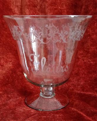Vaso in cristallo decorato ideale come portabonbon