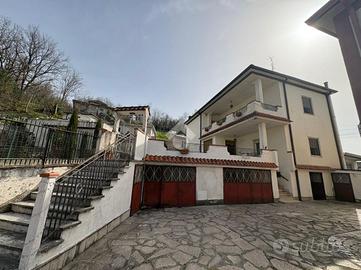 CASA INDIPENDENTE A ISOLA DEL LIRI