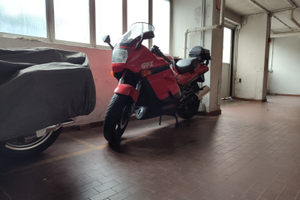 Posto moto via Giulia alta (centro commerciale)