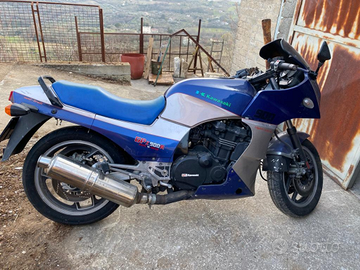 Kawasaki GPZ 900R