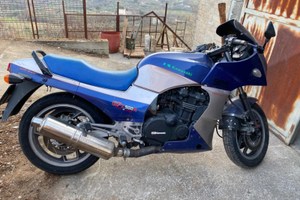 Kawasaki GPZ 900R