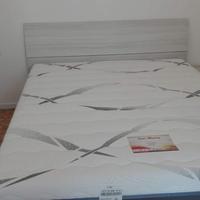 materasso Memory+struttura letto contenitore 300€