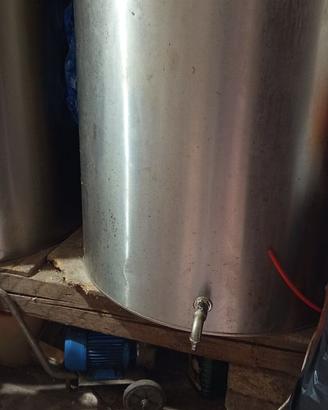 Botti in acciaio per vino