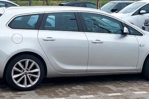 Opel Astra J Sport Tourer CDTI 125CV